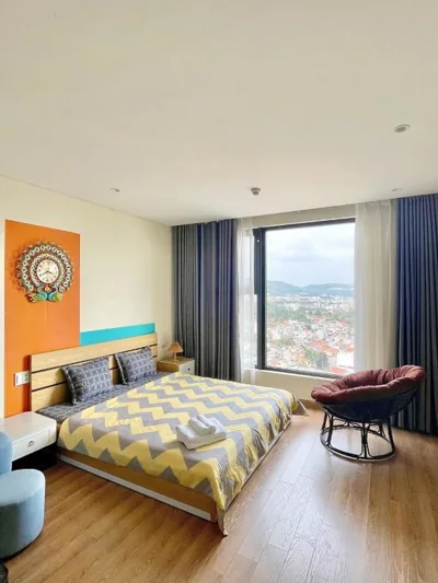 Studio Apartment with Sea View — May house Ha Long & 1-5 mins access beach