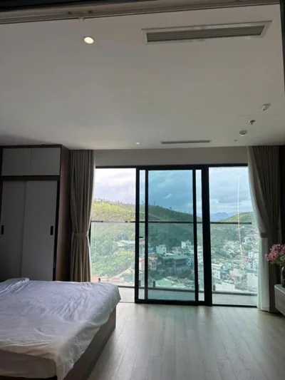Two-Bedroom Apartment with Balcony — May house Ha Long & 1-5 mins access beach
